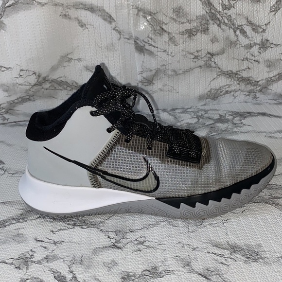 Nike Kyrie flytrap Wolf Grey / Black sneakers men’s size 9 - Picture 11 of 12